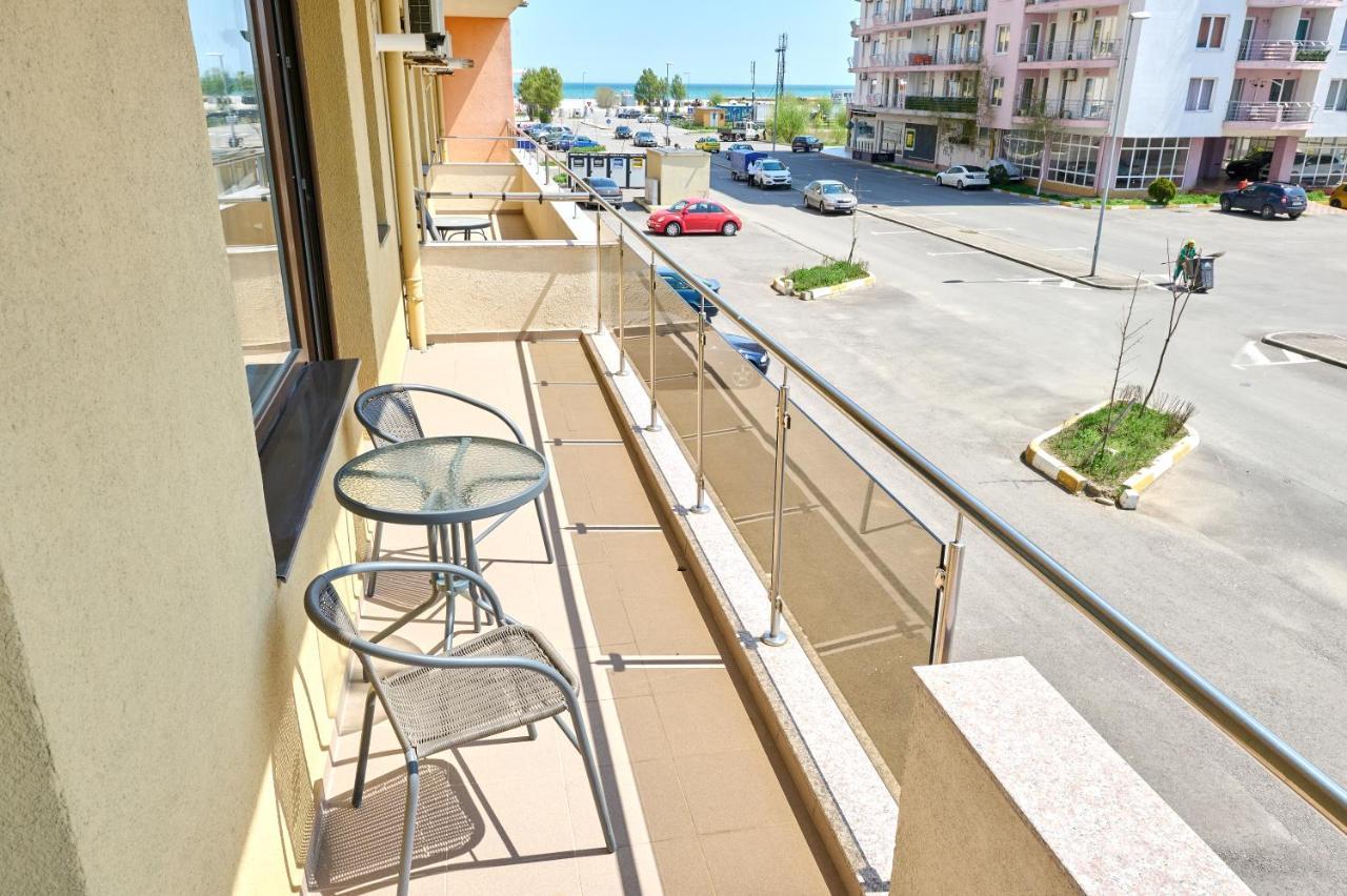 La Vida Loca Apartment Summerland Mamaia Exteriér fotografie